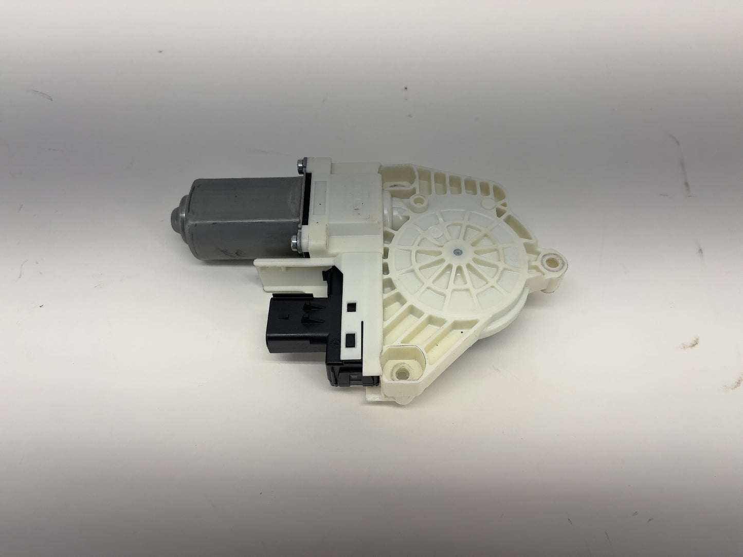 2024 Tesla Model Y Window Regulator Motor Only 1526797-00-E