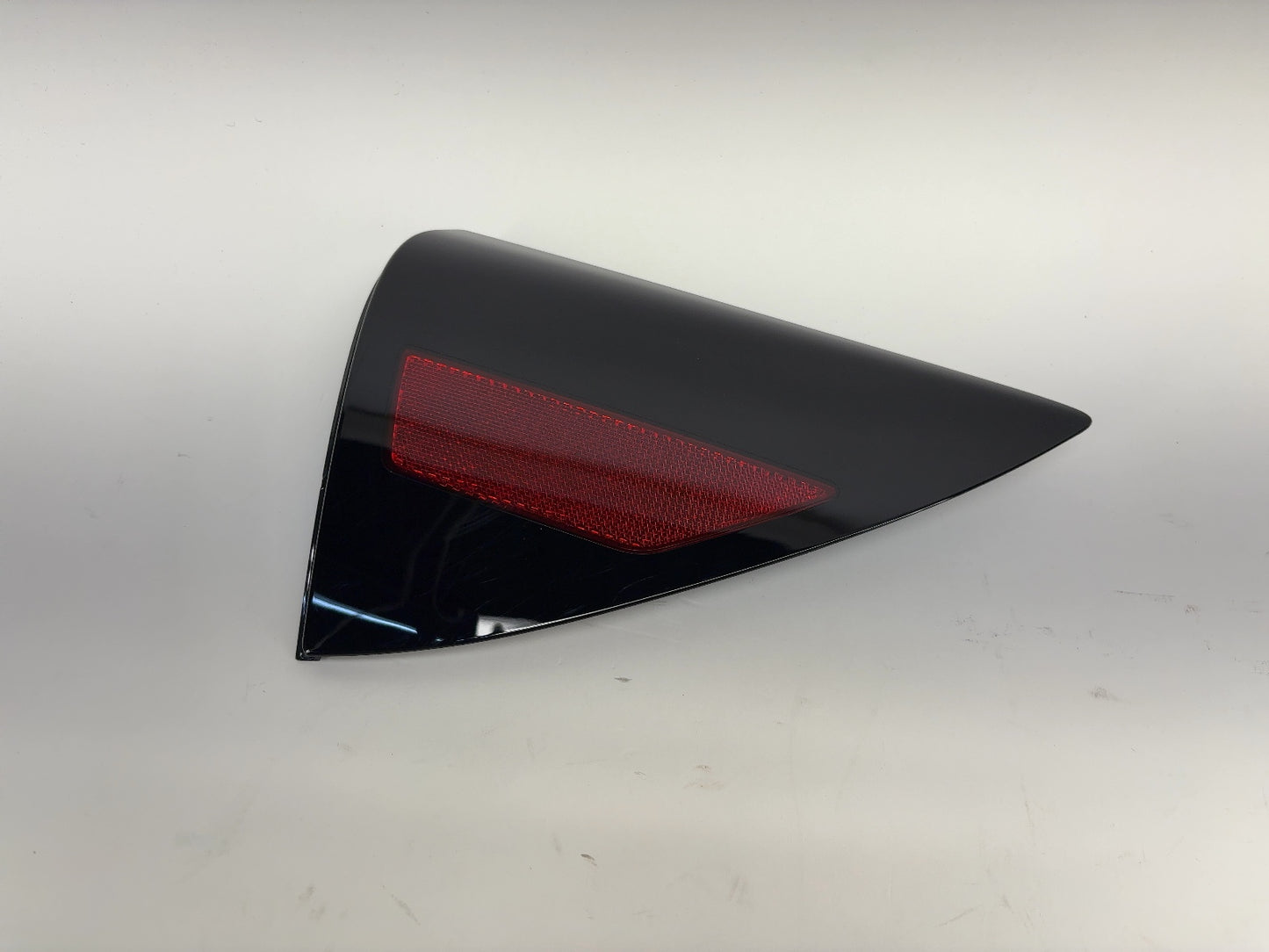 2026 Tesla Model Y Juniper Right Quarter Reflector 2029541-00-A