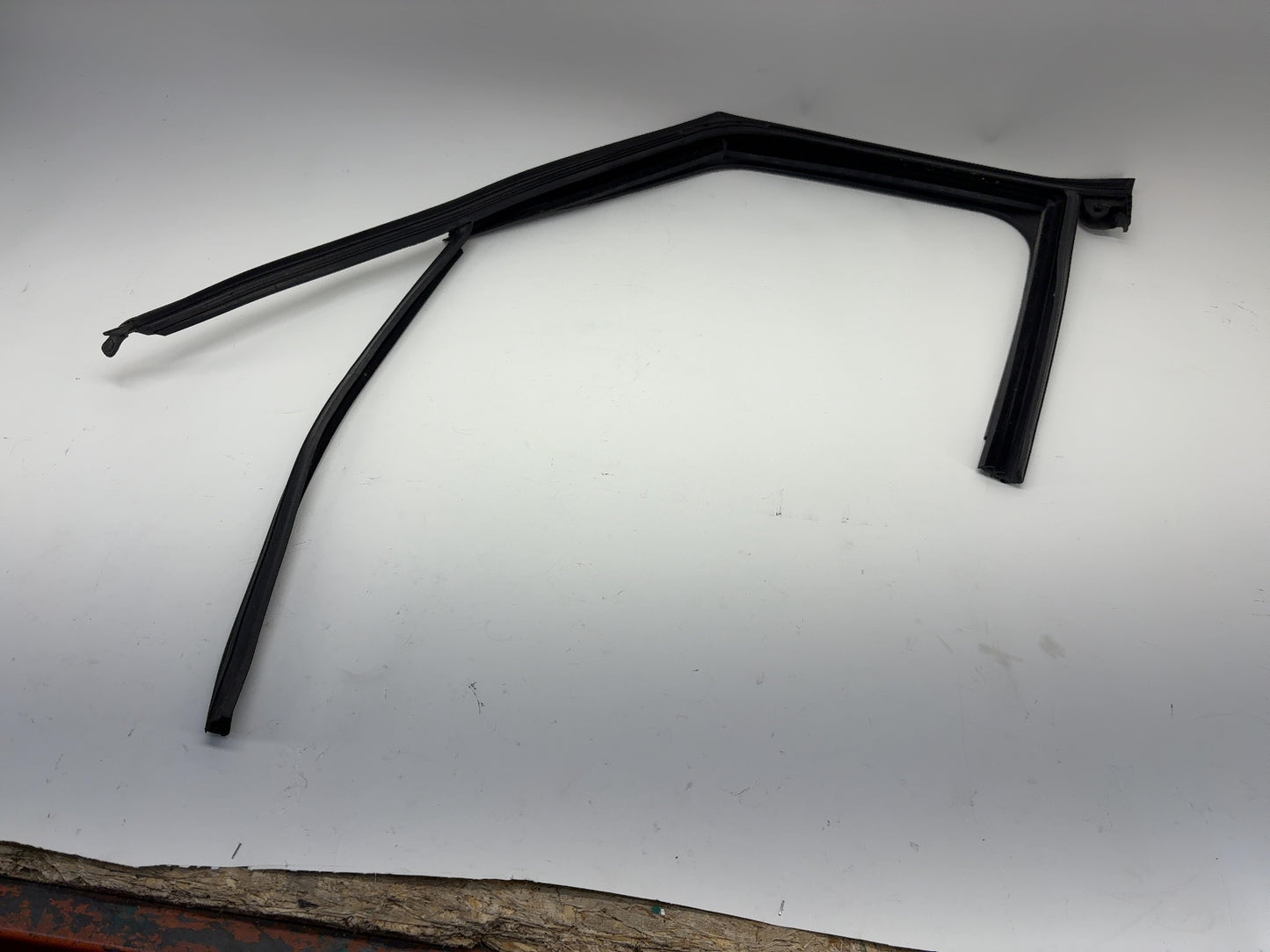 2023 Rivian R1S R1T Front Left Door Rubber Seal PT00002209-A