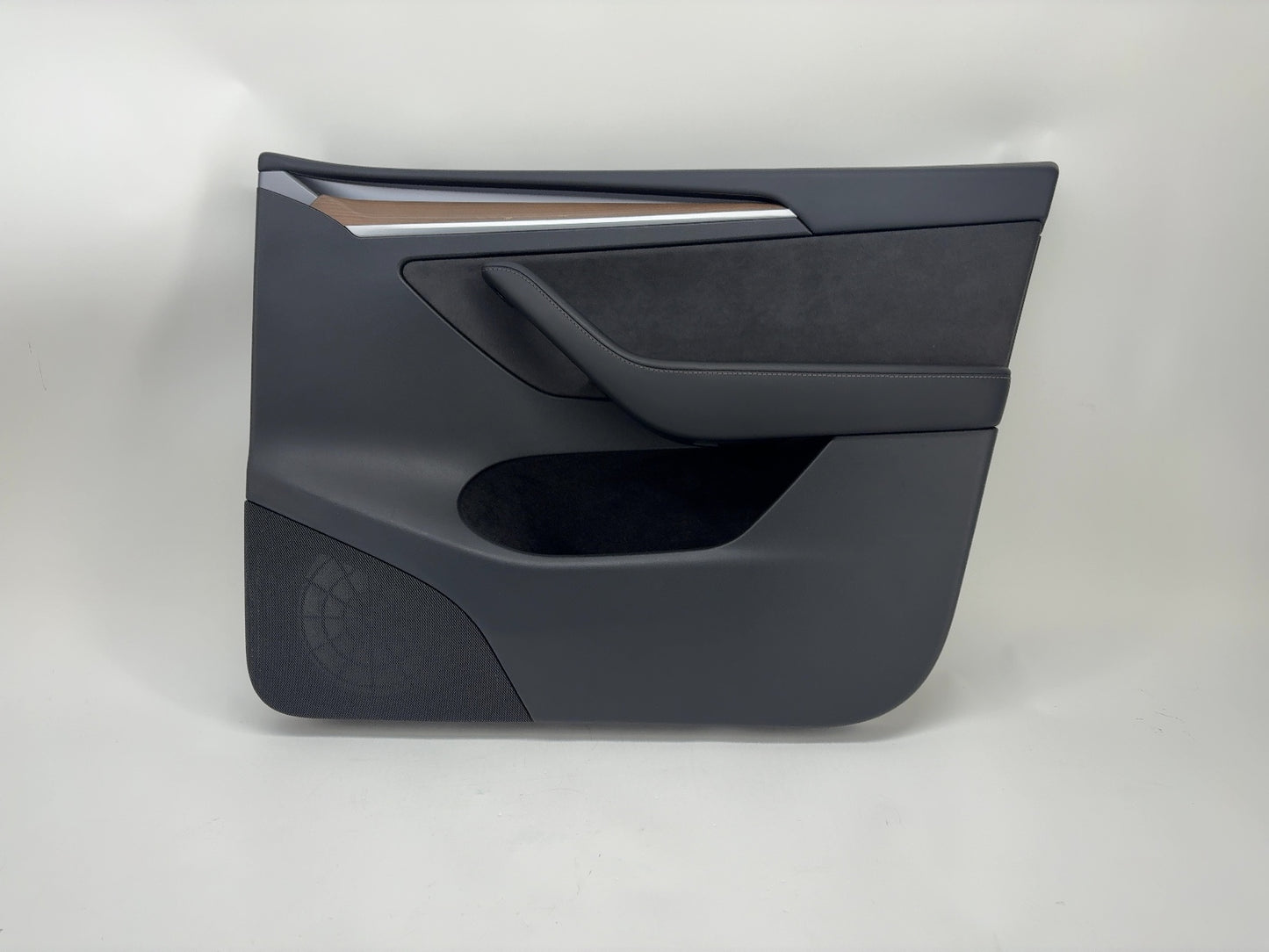 2023-2025 Tesla Model Y Front Right Door Panel 1997295-00-E