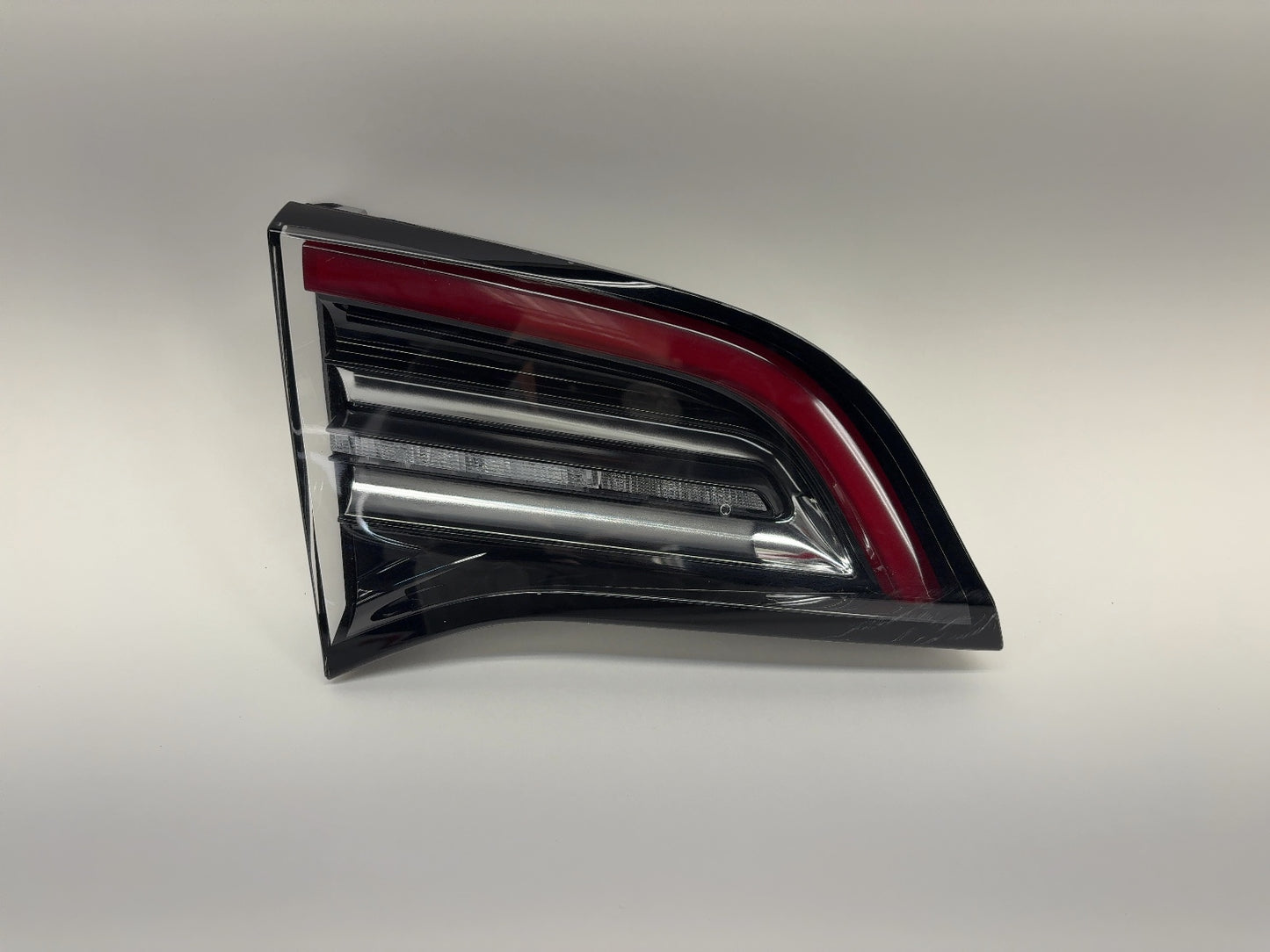 2020 Tesla Model 3 Taillamp Trunk Mounted Left 1077401-00-F