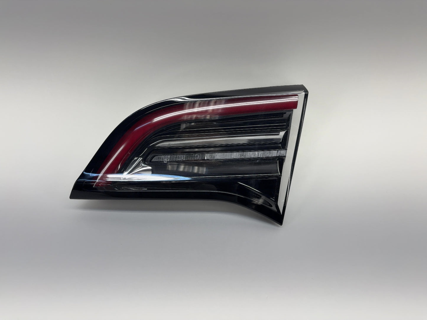 2020 Tesla Model 3 Taillamp Trunk Mounted Right 1077402-00-F