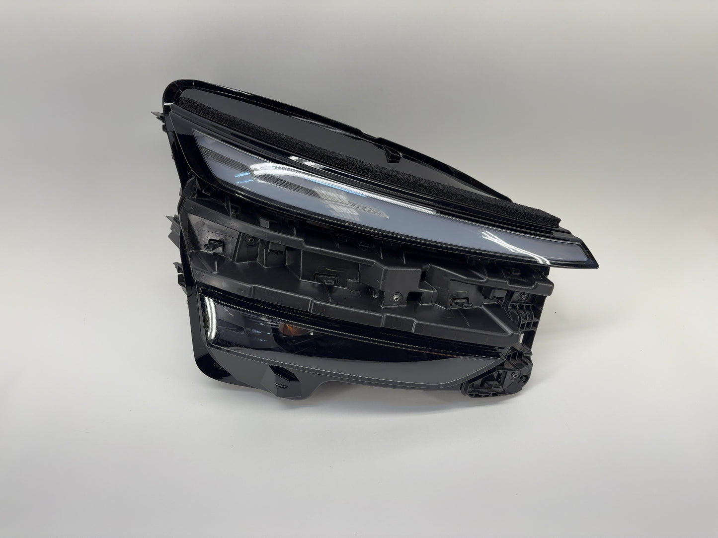 2025 Tesla Model Y Juniper Headlamp Right 1918348-00-D