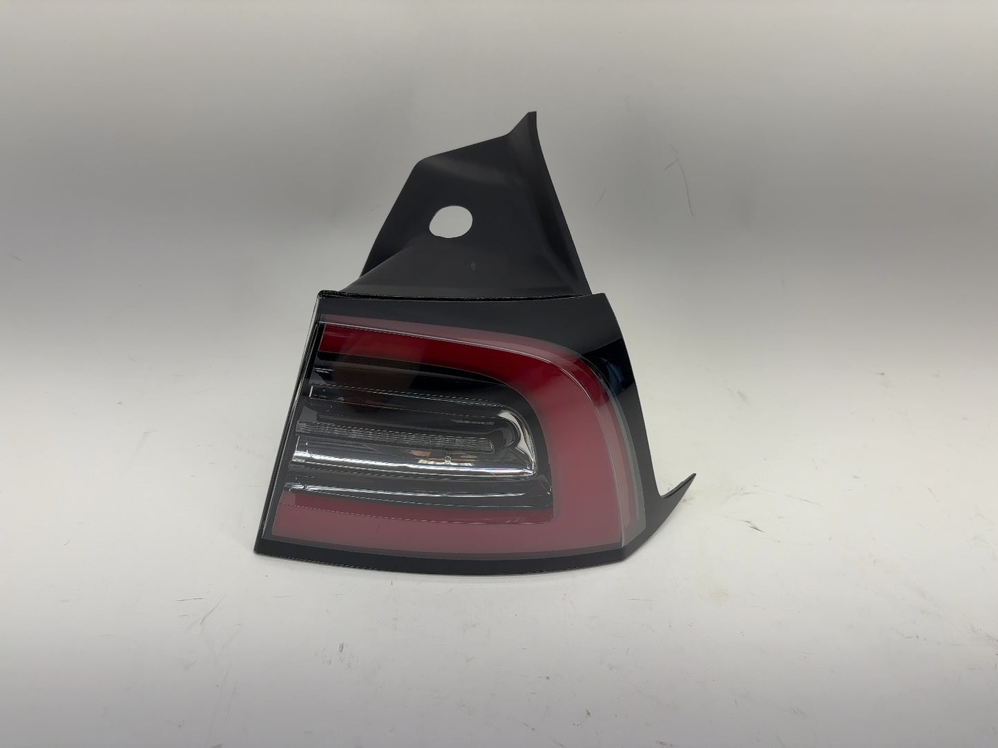 2021-2023 Tesla Model 3 Right Tail Lamp Quarter Mounted 1077398-00-H