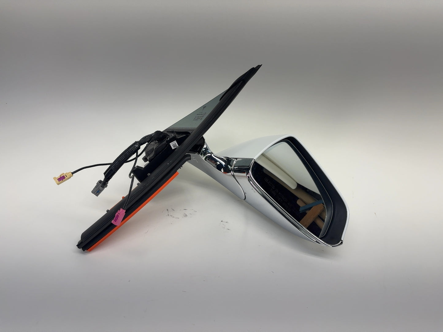 2015 Tesla Model S Front Right Door Mirror Assembly 1041316-00-A