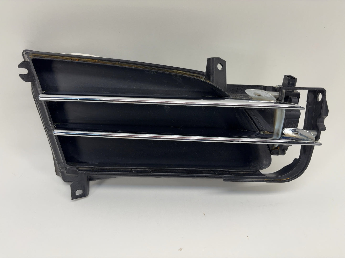 2013-2015 Tesla Model S Active Louvre Right 1007269-00-F