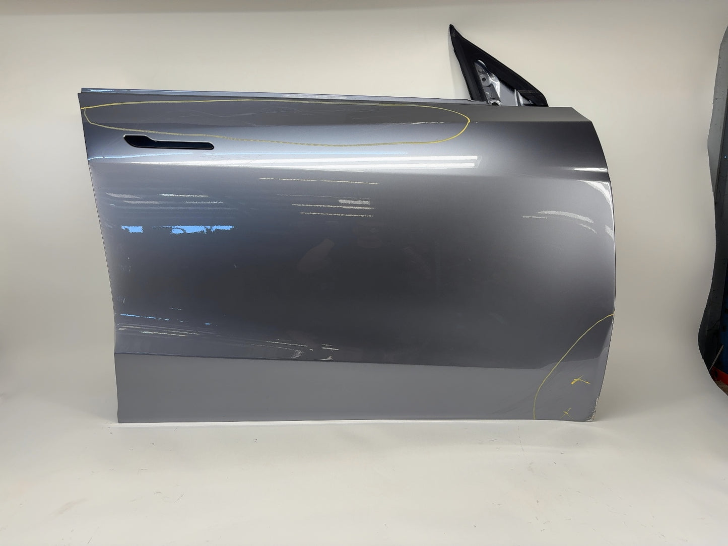 2026 Tesla Model Y Juniper Front Door Right 2035501-E0-A