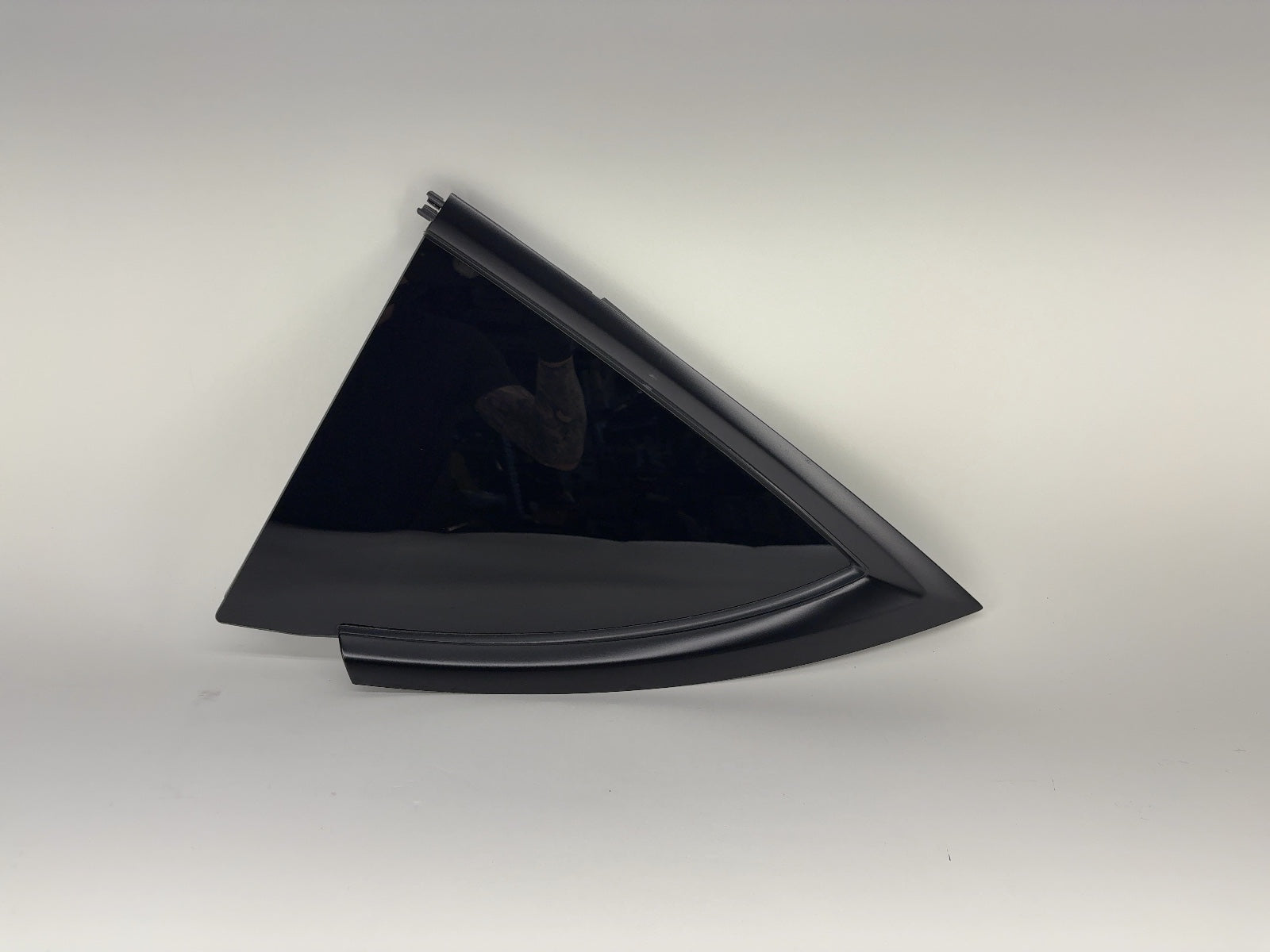 2025 Tesla Model Y Left Quarter Glass 1495740-70-J – Calimotive Auto ...