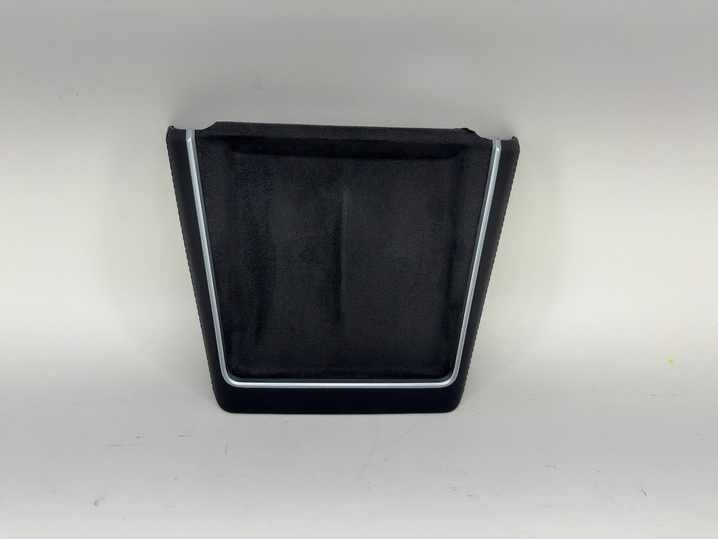 2025-2026 Tesla Model Y Juniper Wireless Charging Module With Pad 1761810-00-C