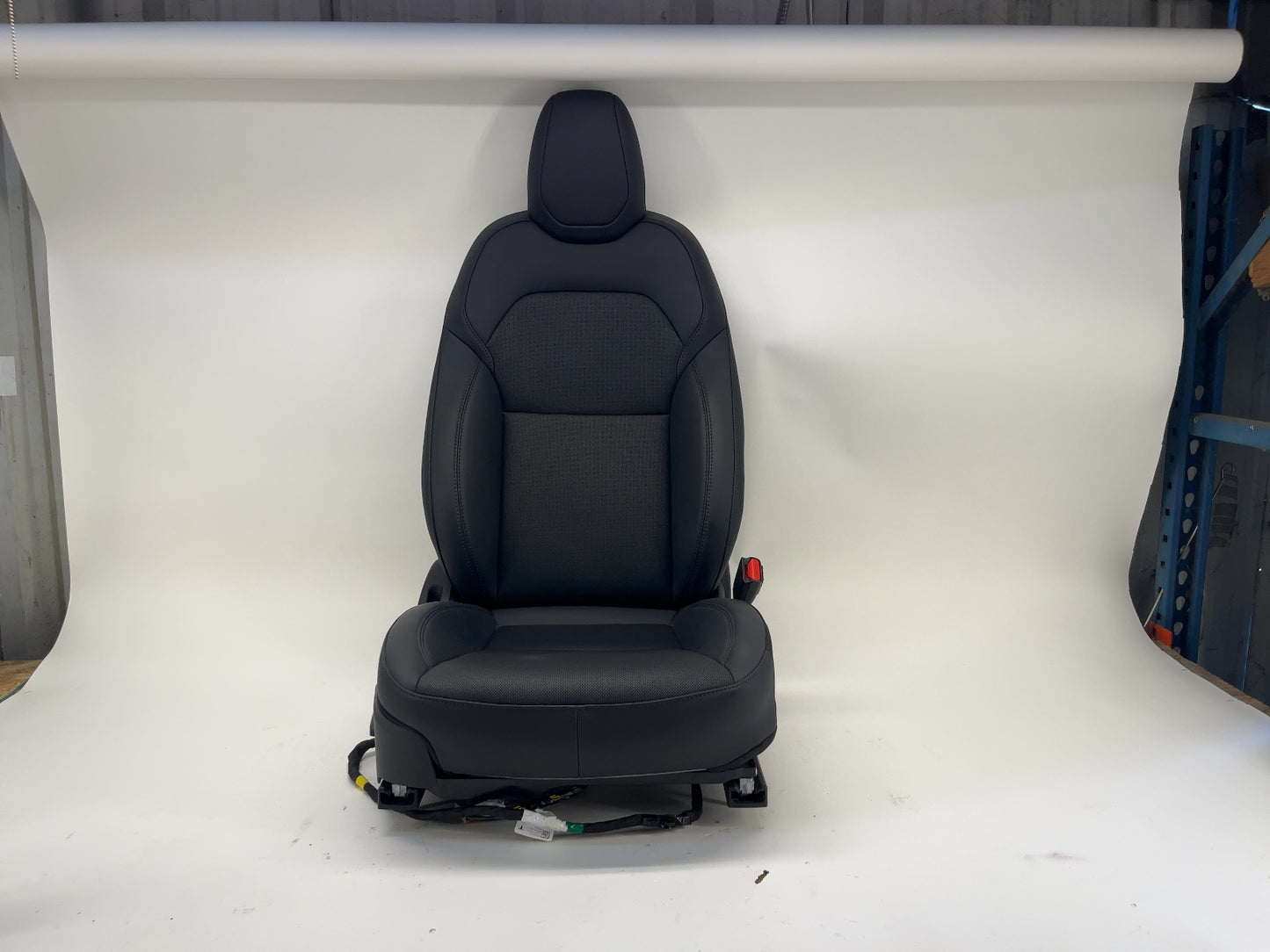2026 Tesla Model Y Juniper Front Right Seat Assembly 2700041-F1-A