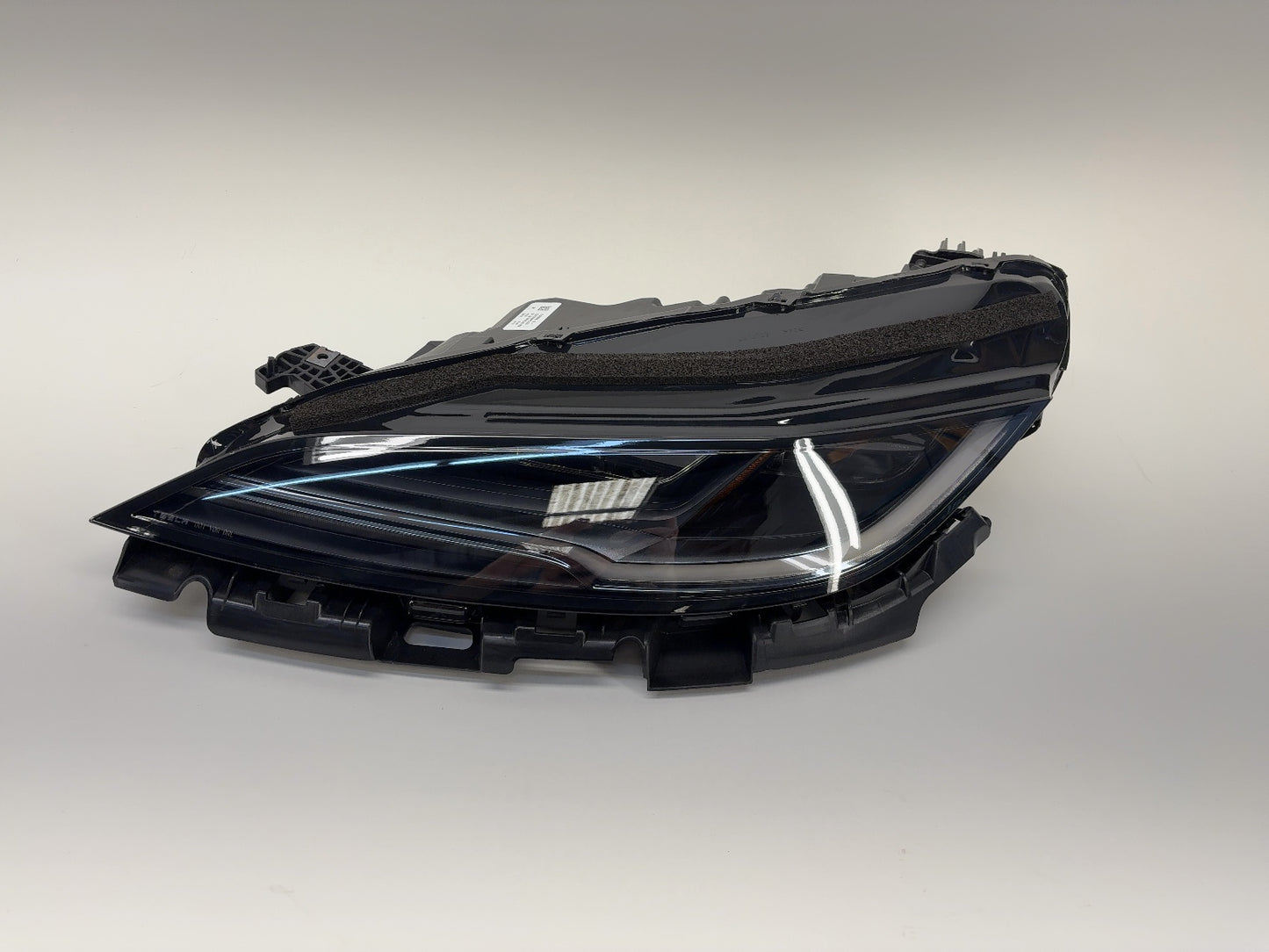2025-2026 Tesla Model 3 Highland Front Headlamp Left 1694086-00-I