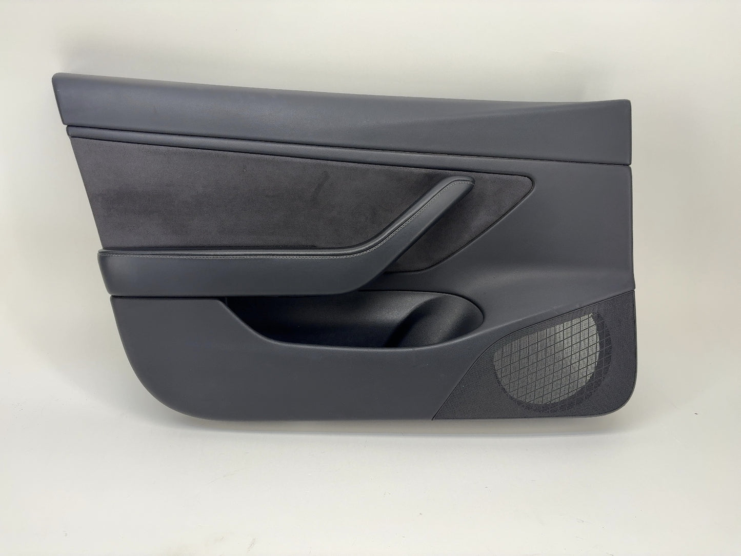 2018 Tesla Model 3 Front Left Door Panel 1090409-01-I