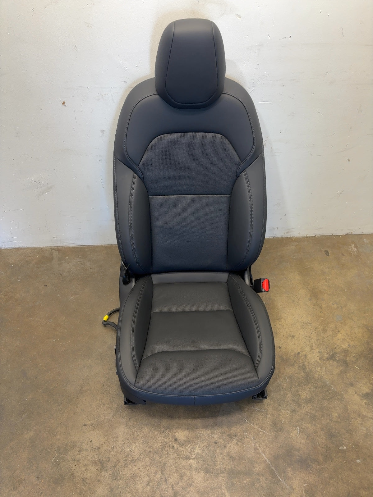 2025-2026 Tesla Model 3 Highland Front Right Seat Assembly 7754324-01-B