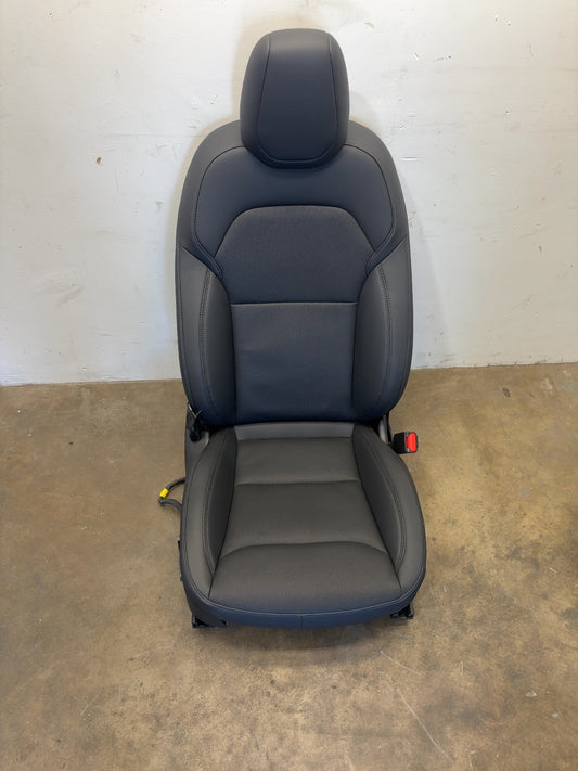 2025-2026 Tesla Model 3 Highland Front Right Seat Assembly 7754324-01-B
