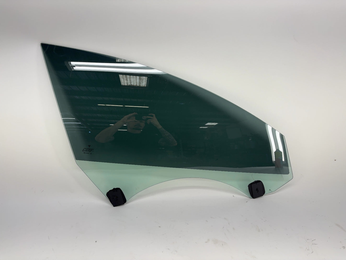 2021-2023 Tesla Model 3 Front Right Door Glass Laminated Note 1568569-00-C