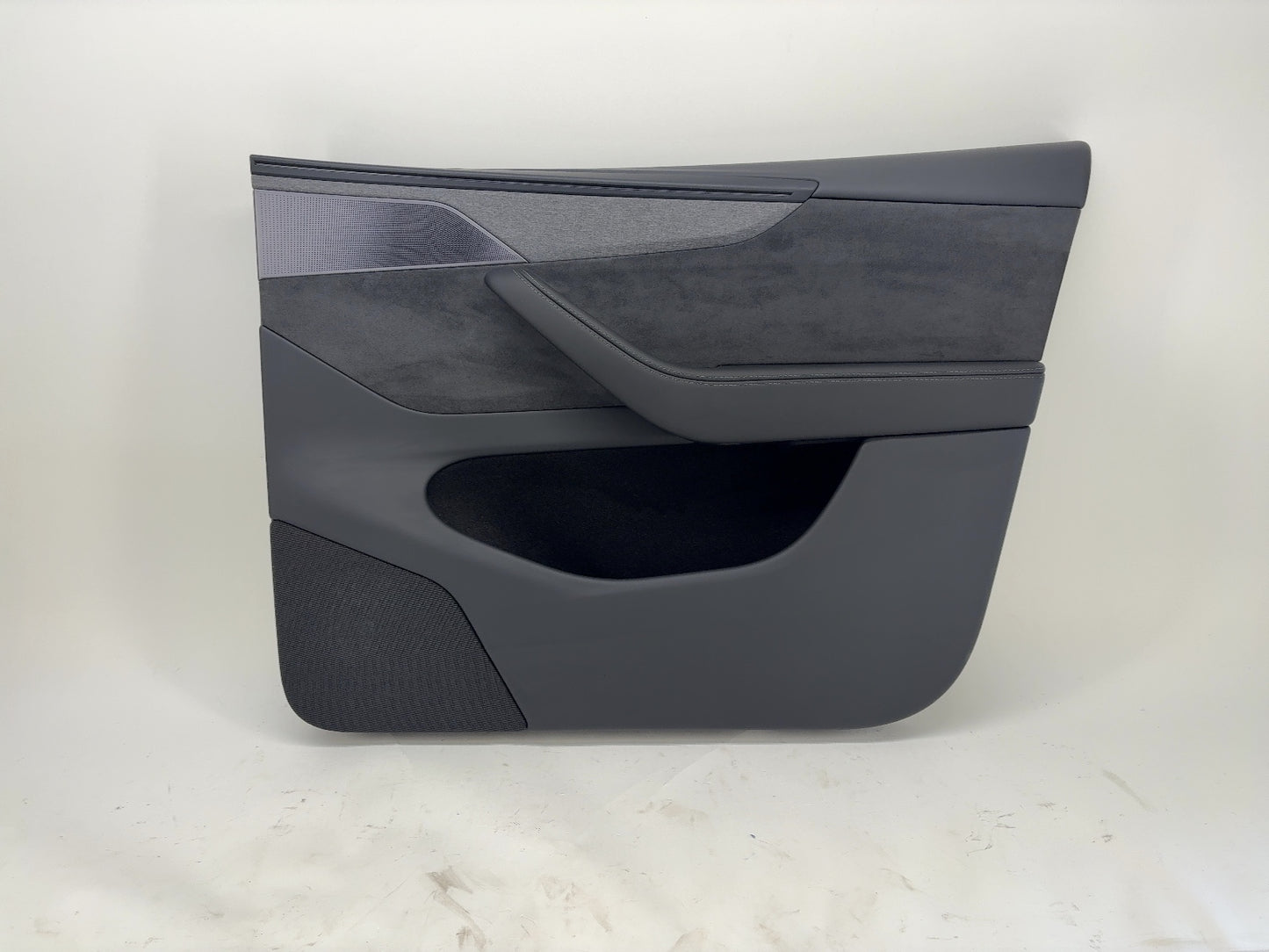 2026 Tesla Model Y Juniper Front Right Door Panel 3643295-51-G