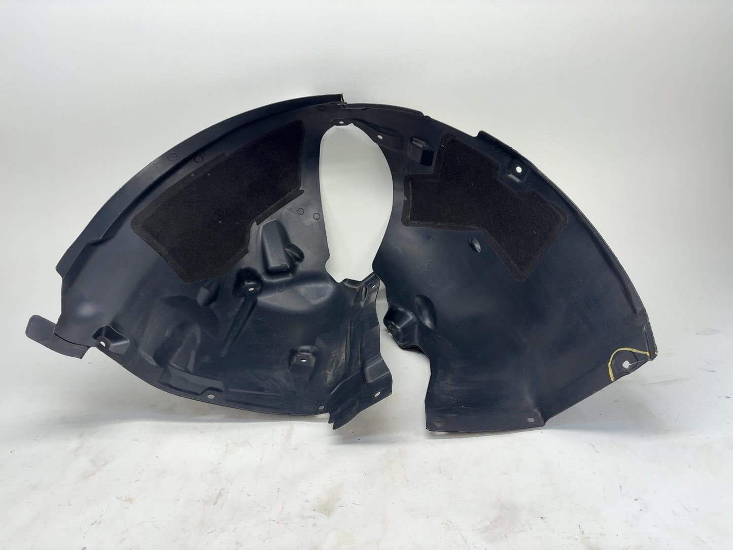 2021 Tesla Model X Front Right Wheel Liner Note 1585129-00-C