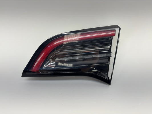 2023 Tesla Model Y Right Tail Lamp Trunk Mounted Global 1502089-00-B