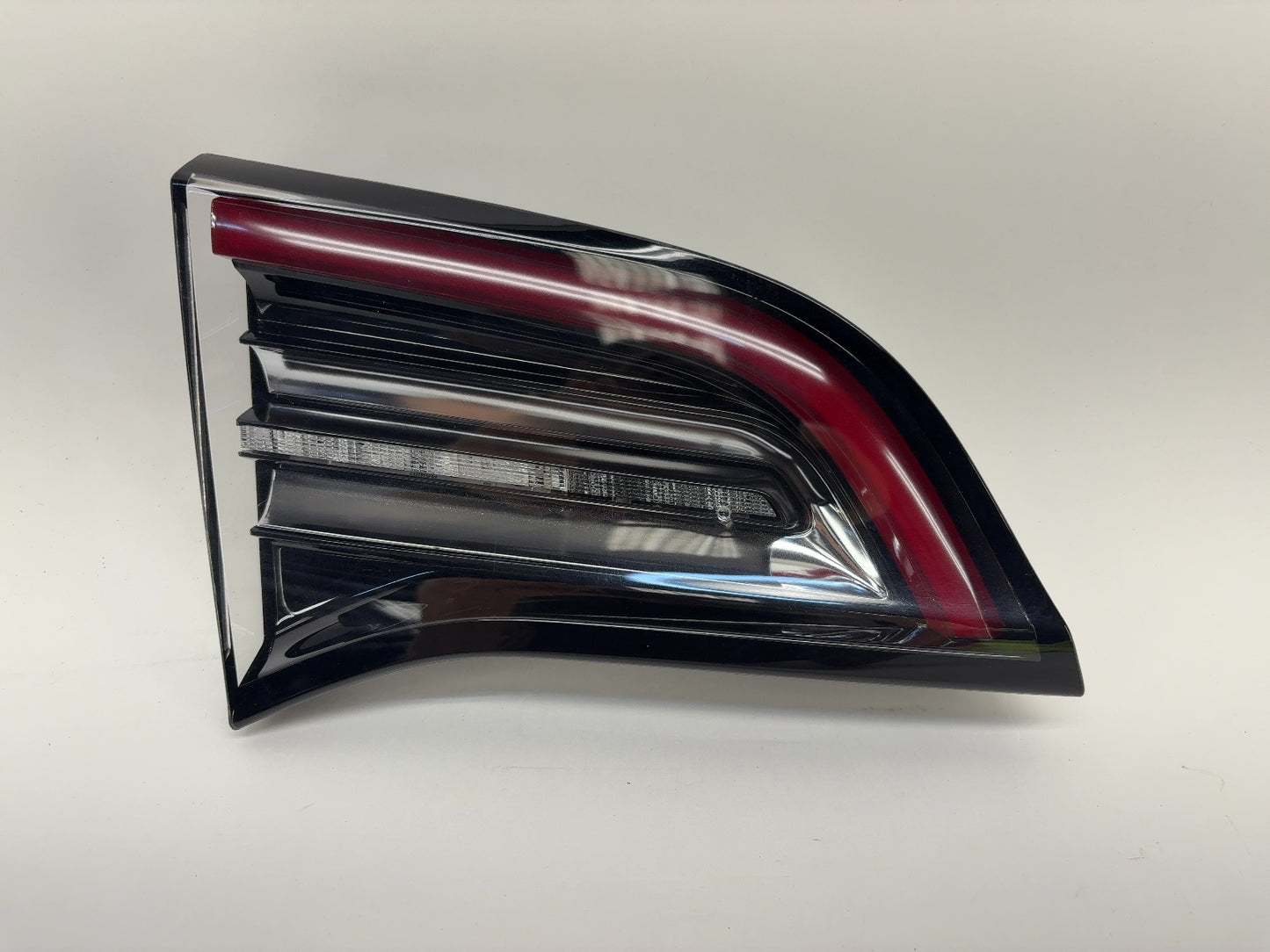2021-2022 Tesla Model 3 Tail Lamp Liftgate Trunk Left 1077401-00-G
