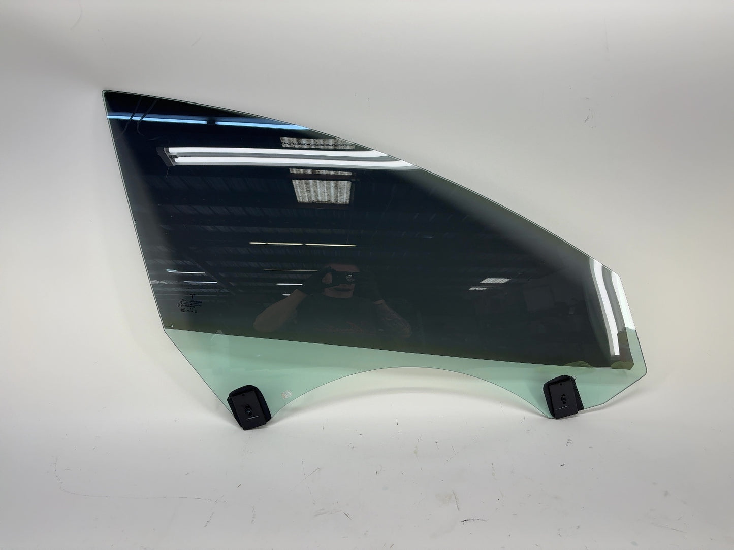 2021-2023 Tesla Model 3 Front Right Door Glass Laminated Note 1568569-00-C