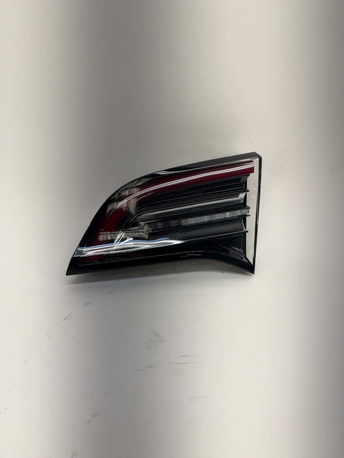2021-2023 Tesla Model 3 Right Tail Lamp Trunk Mounted 1077402-00-G