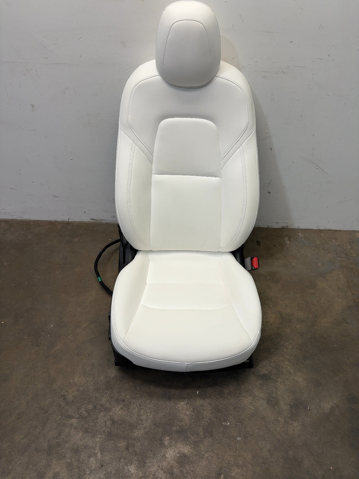 2023 Tesla Model 3 Front Right Seat Assembly 7654324-02-D