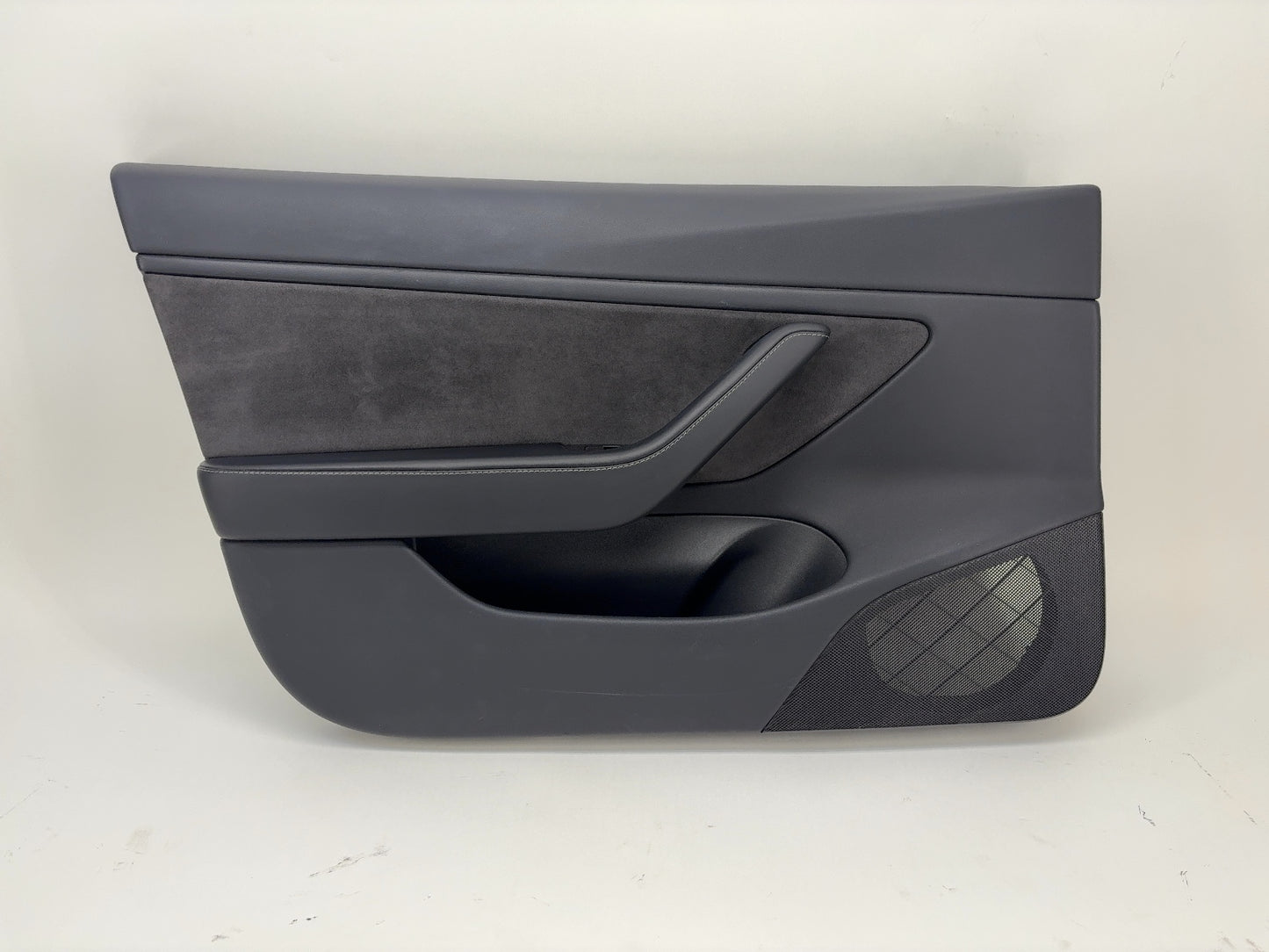 2018 Tesla Model 3 Front Left Door Panel 1090409-01-H