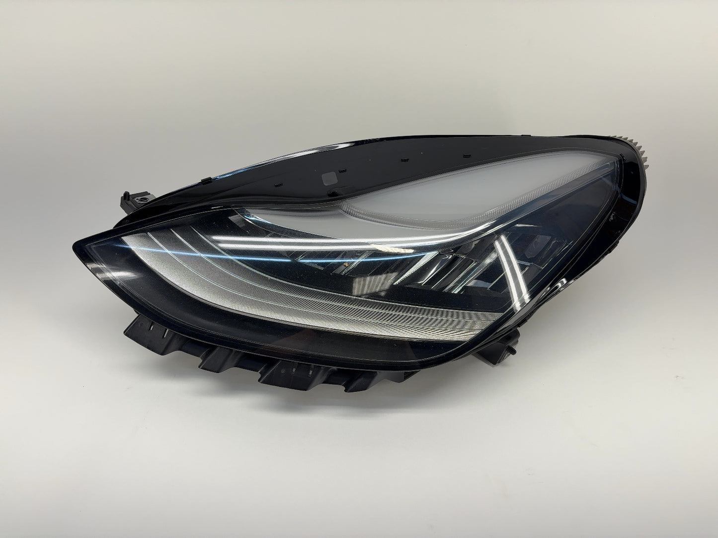 2018-2019 Tesla Model 3 Left Headlamp 1077371-10-I