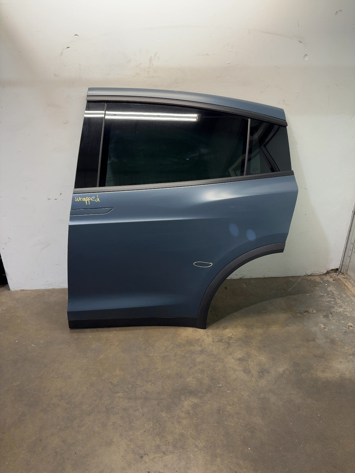 2016-2018 Tesla Model X Rear Left Door Assembly 1069537-E0-A