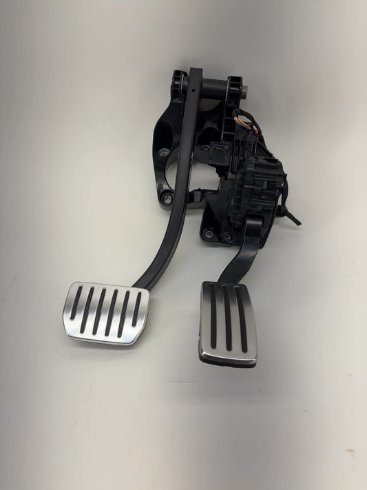 2026 Tesla Model 3 Highland Brake And Accelerator Pedal Assembly 1344691-01-B