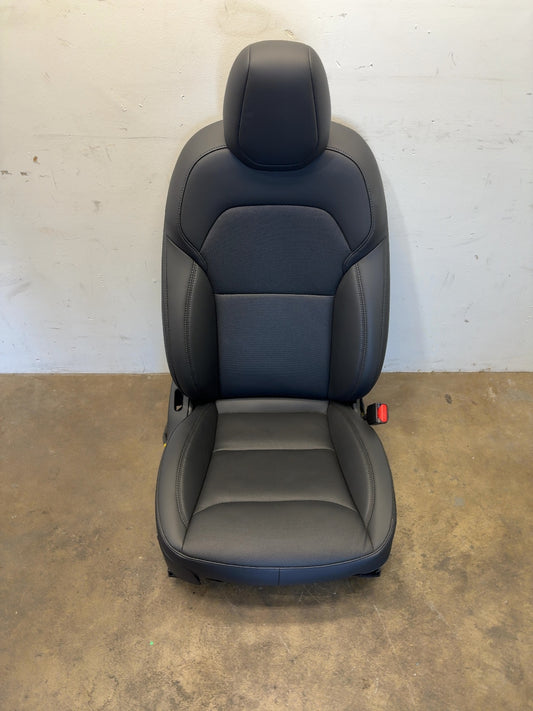 2025-2026 Tesla Model 3 Highland Front Right Seat Assembly 7754324-01-B