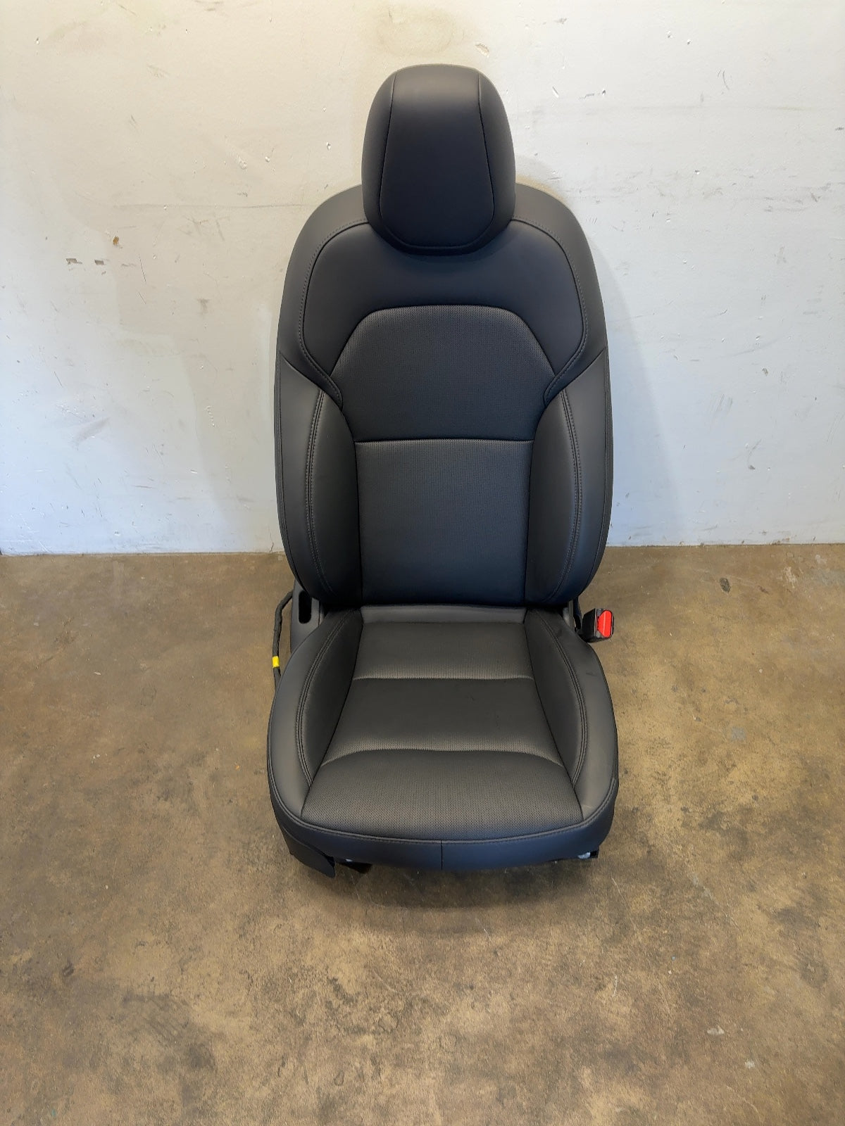 2025-2026 Tesla Model 3 Highland Front Right Seat Assembly 7754324-01-B