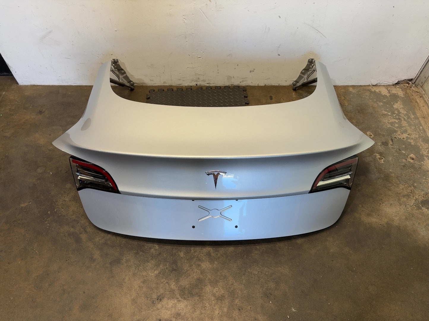 2018 Tesla Model 3 Trunk Lid Assembly 1081460-E0-B