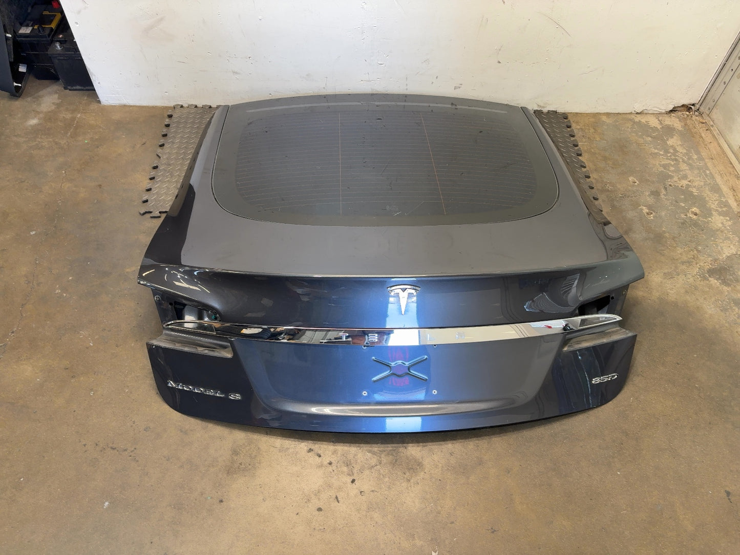 2015 Tesla Model S Trunk Lid 1037000-00-F