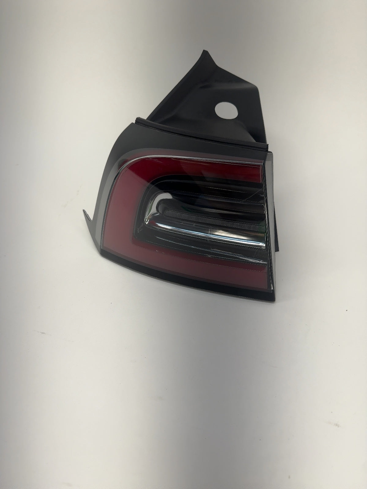 2018 Tesla Model 3 Tail Lamp Rear Bodyside Left 1077397-90-E