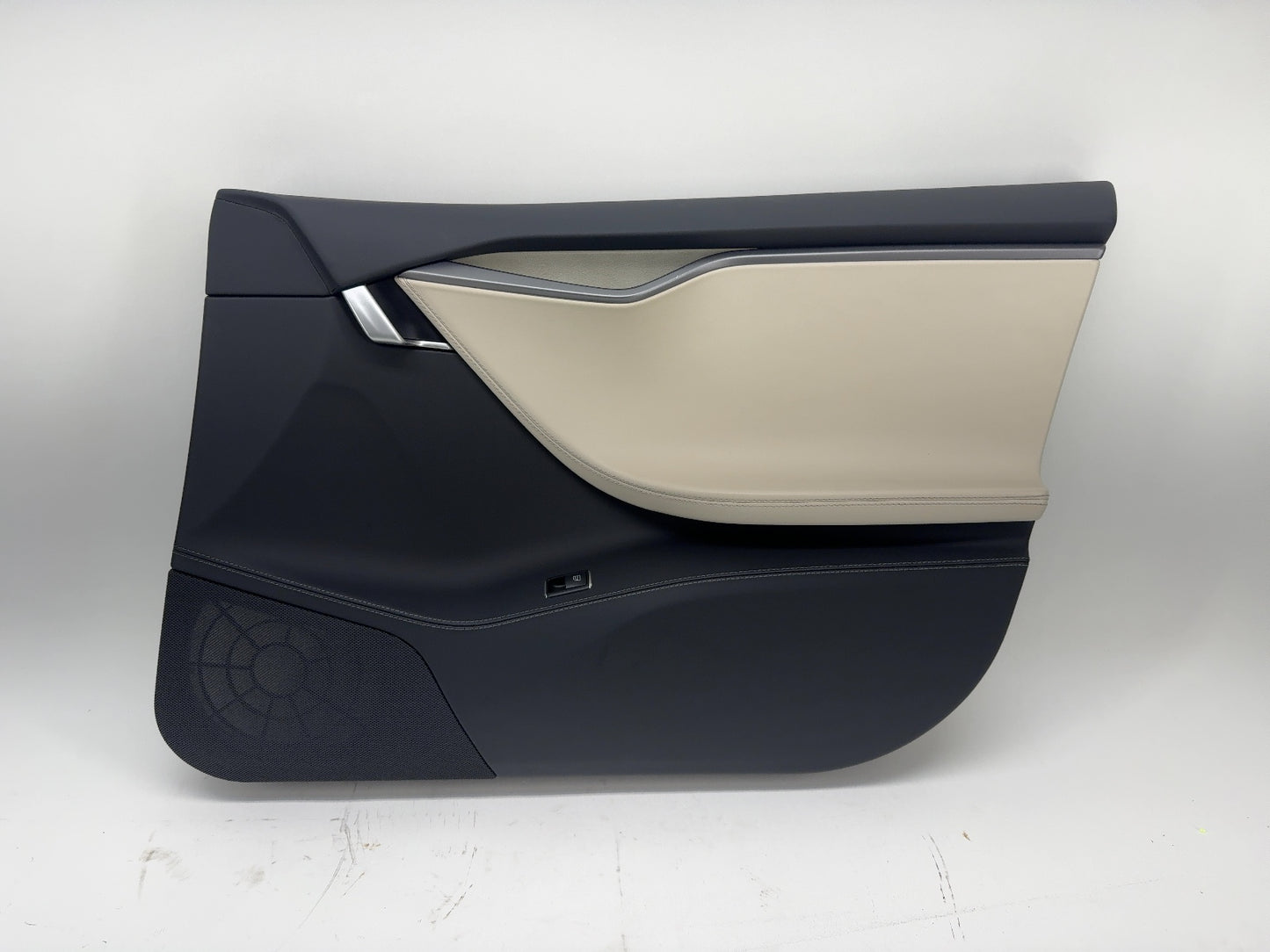 2018 Tesla Model S Front Right Door Panel 1007936-52-N
