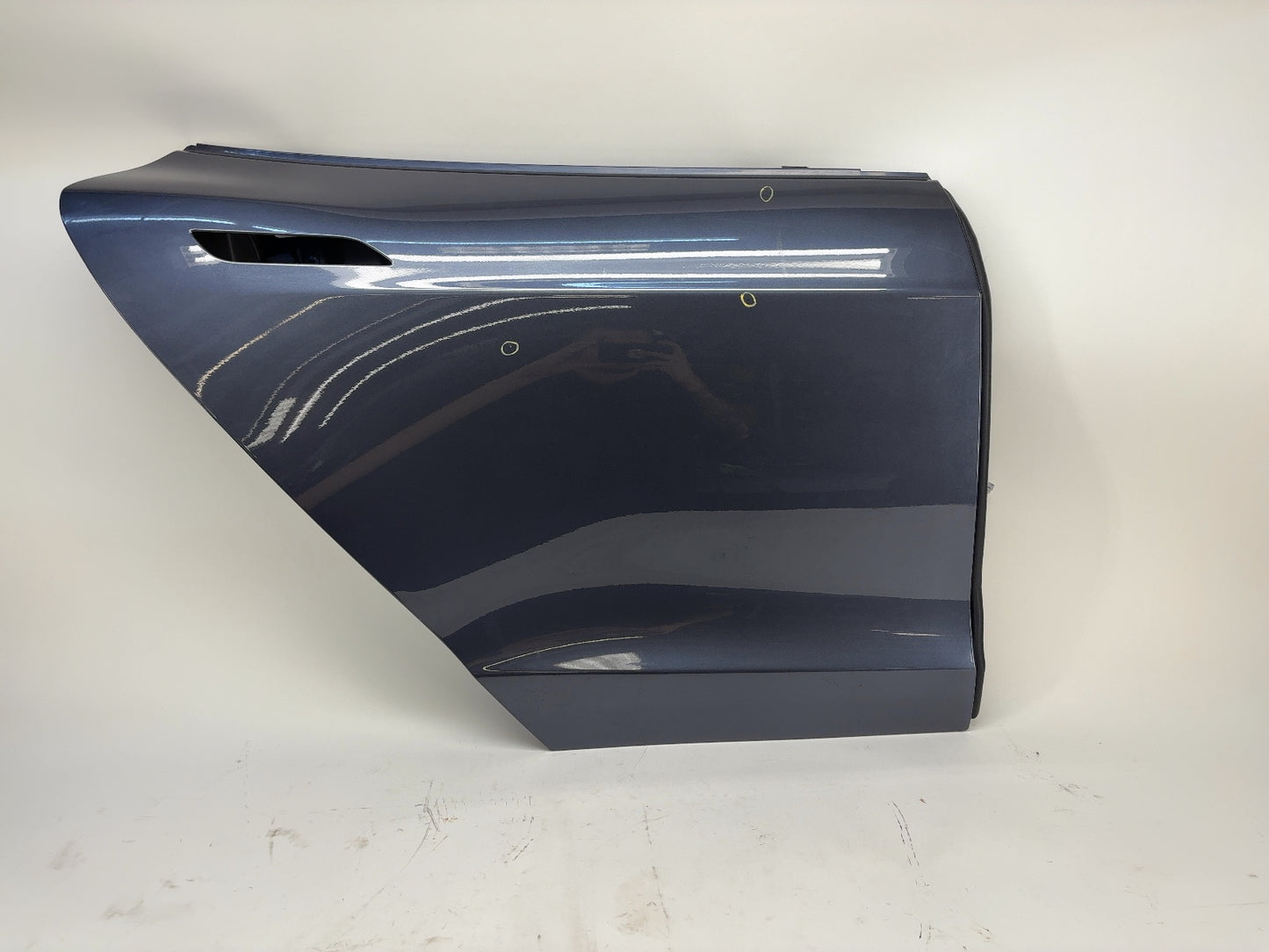 2014-2018 Tesla Model S Rear Right Door Shell 6006566-E0-H