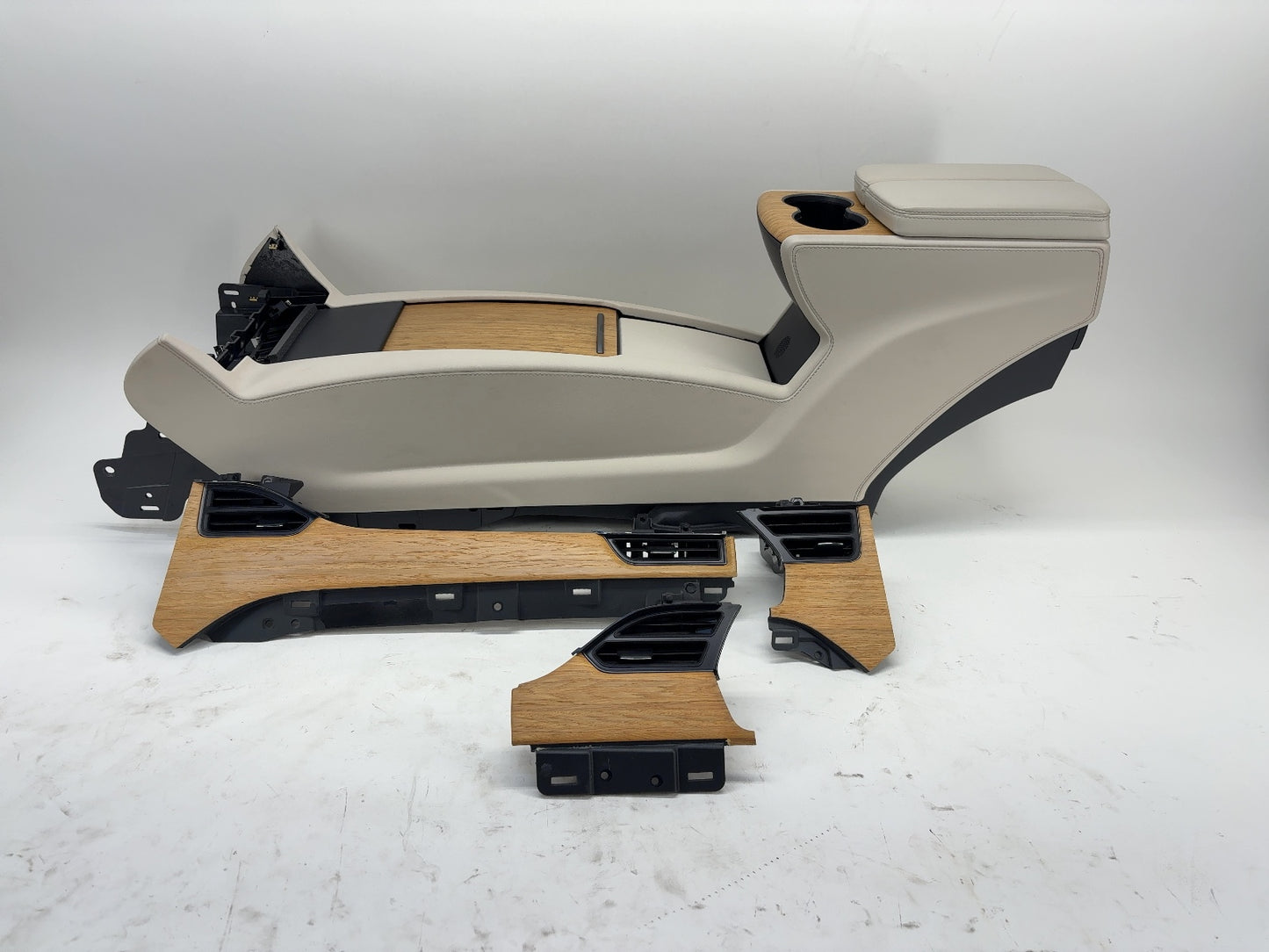 2018 Tesla Model S Center Console With Vent Trims 1026728-00-E
