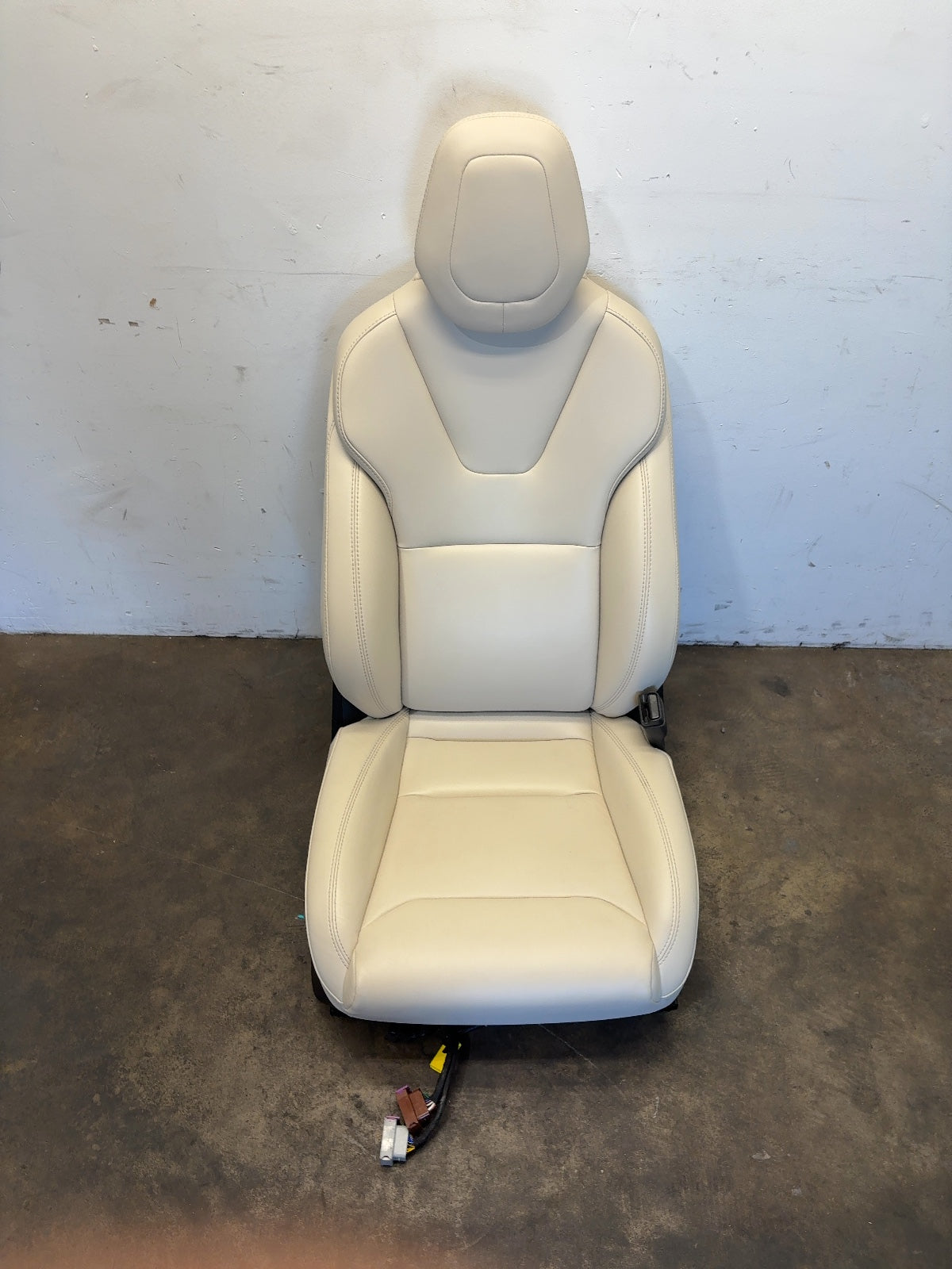 2018 Tesla Model S Front Right Seat Assembly 9876536-03-A