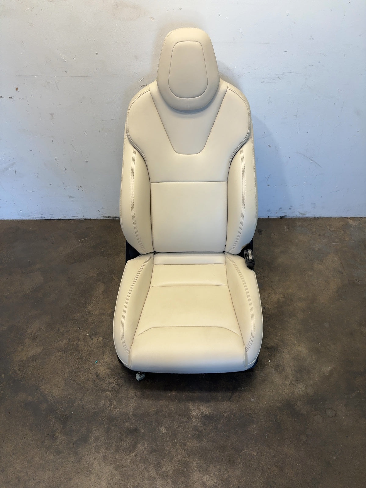 2018 Tesla Model S Front Right Seat Assembly 9876536-03-A