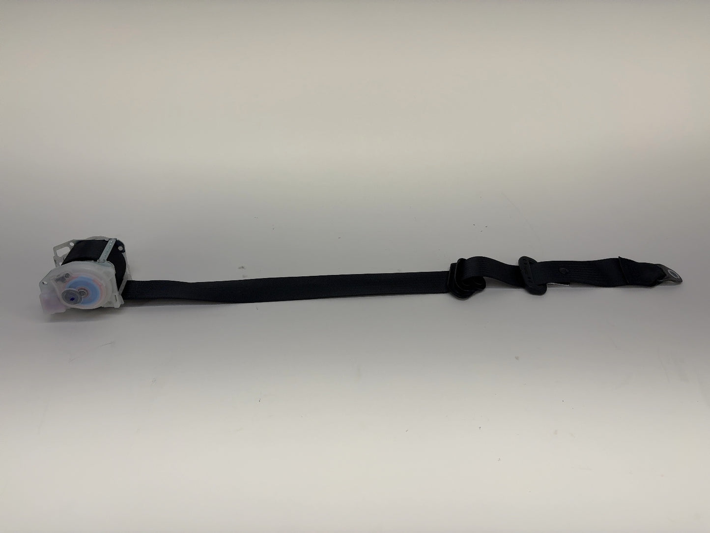 2018 Tesla Model S Second Row Seat Belt Retractor 1023136-05-D