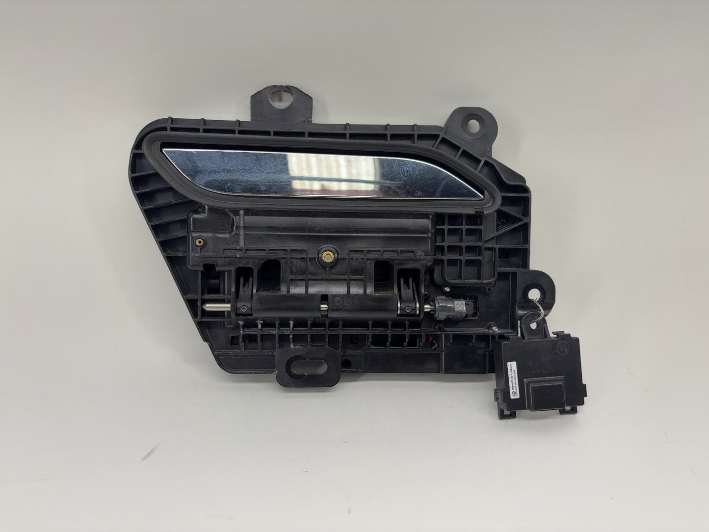 2018 Tesla Model S Front Exterior Door Handle Right 1100300-00-A