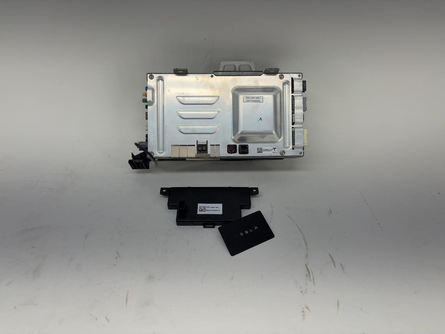 2018 Tesla Model 3 Car Computer With Security Module & Key 1098058-00-G