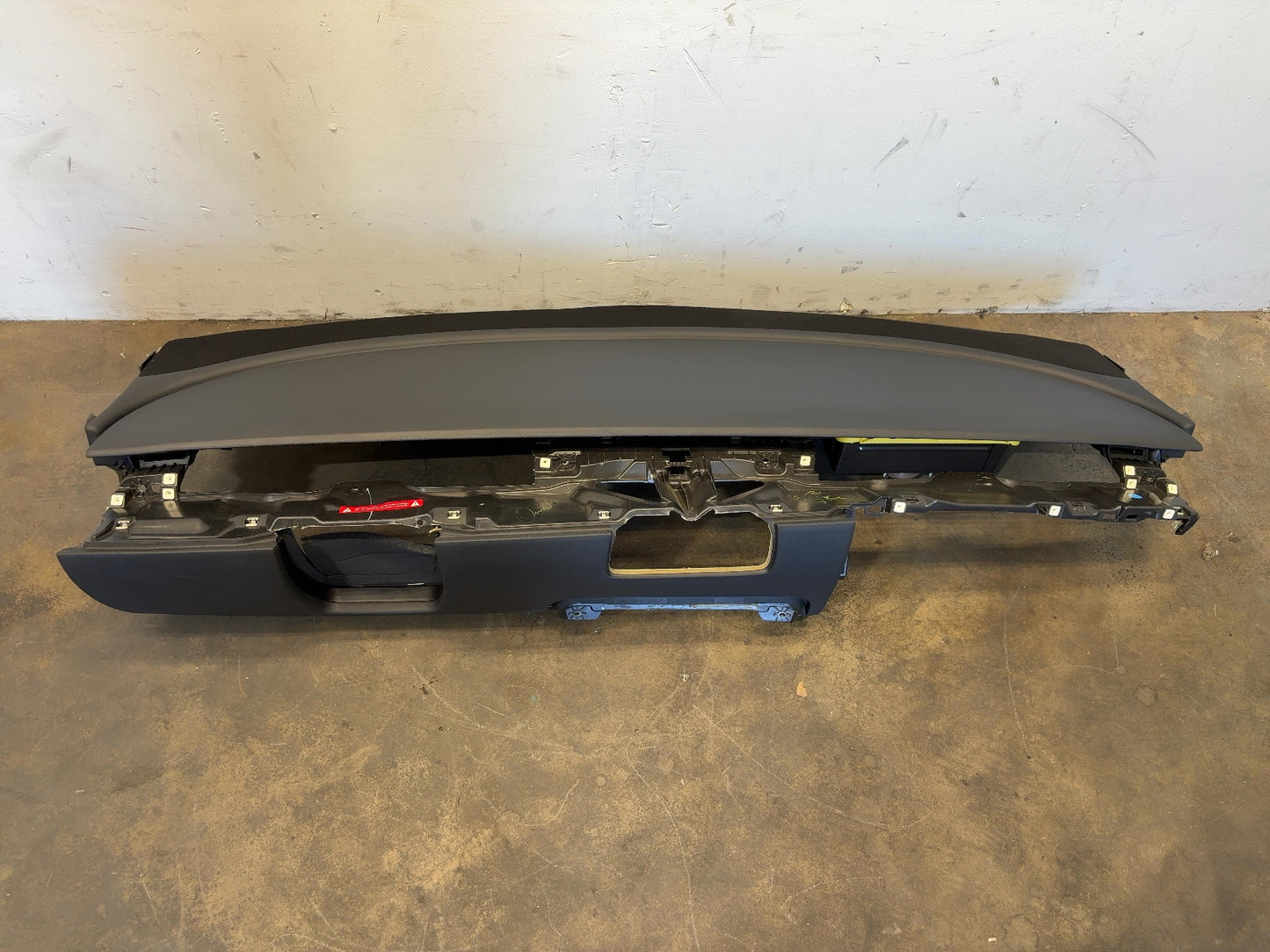 2020-2025 Tesla Model 3 Dash Panel With Airbag 1077823-00-G