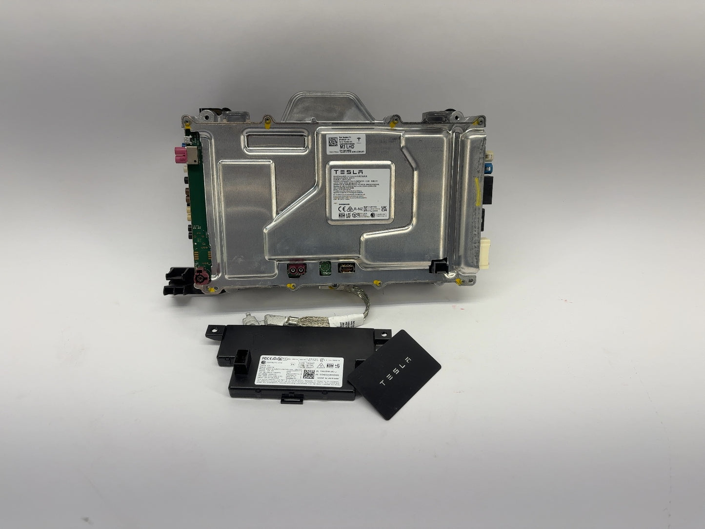 2023 Tesla Model 3 Car Computer With Security Module 1681271-00-I