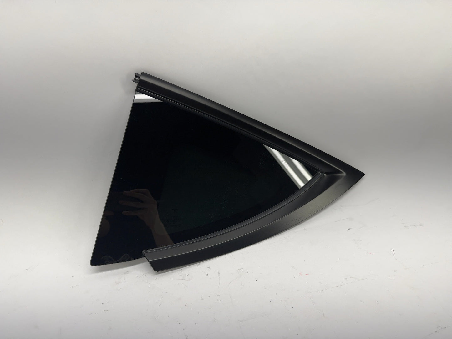 2024 Tesla Model Y Left Quarter Glass Note 1495740-00-H