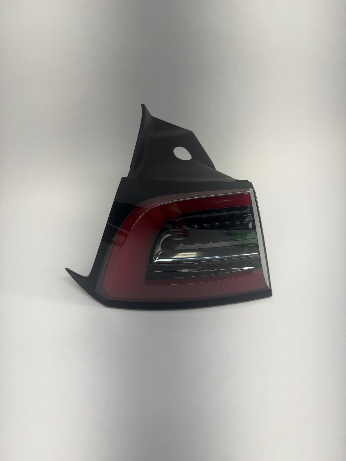 2021-2025 Tesla Model Y Left Tail Lamp Quarter Mounted Global 1502086-00-D