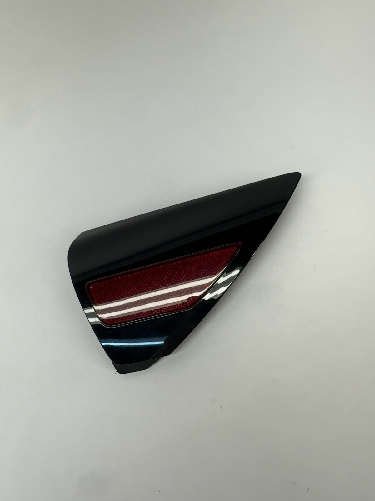 2021-2022 Tesla Model 3 Right Quarter Reflector 1518783-00-A