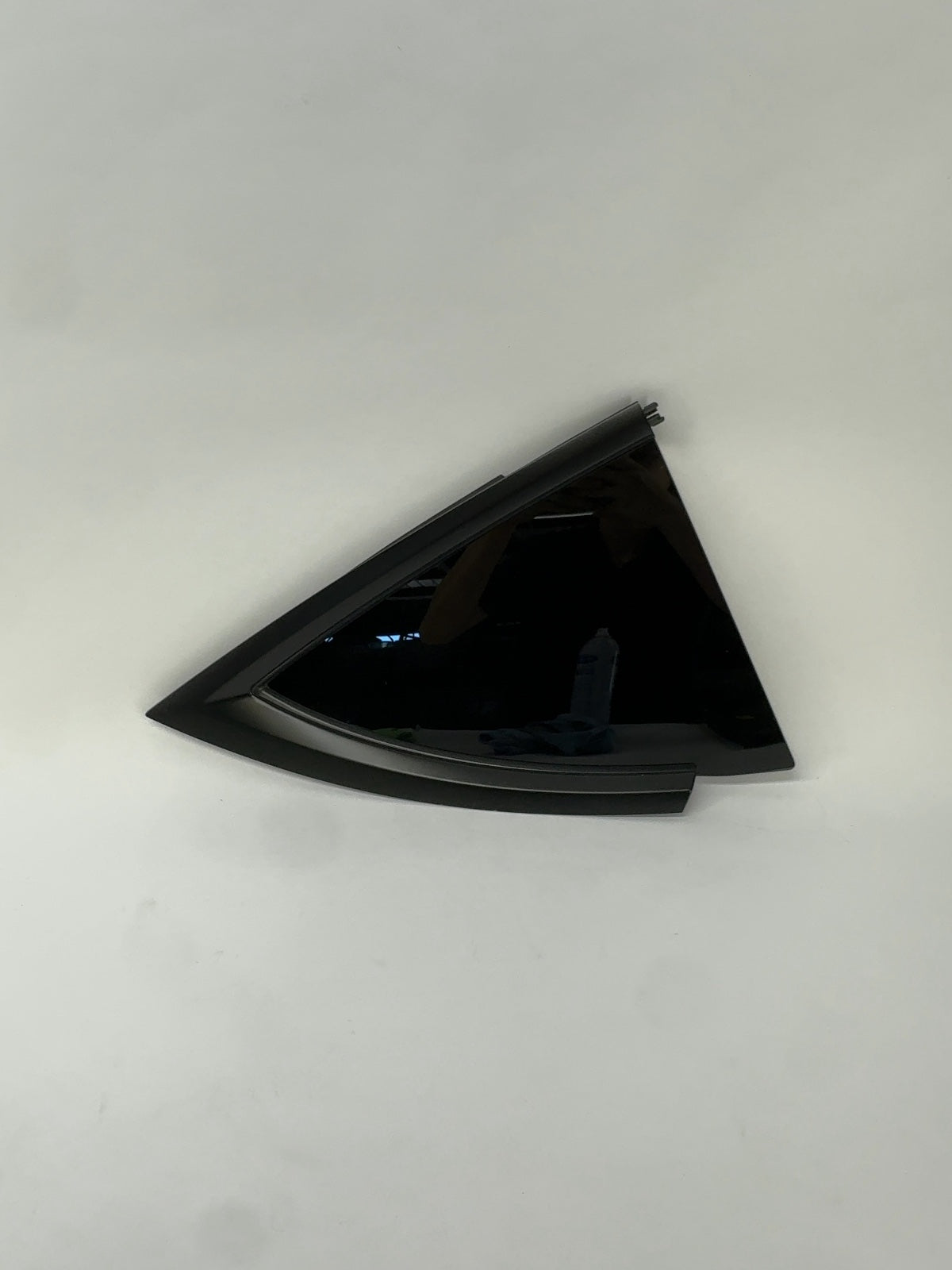 2023-2025 Tesla Model Y Right Quarter Glass 1495741-00-J