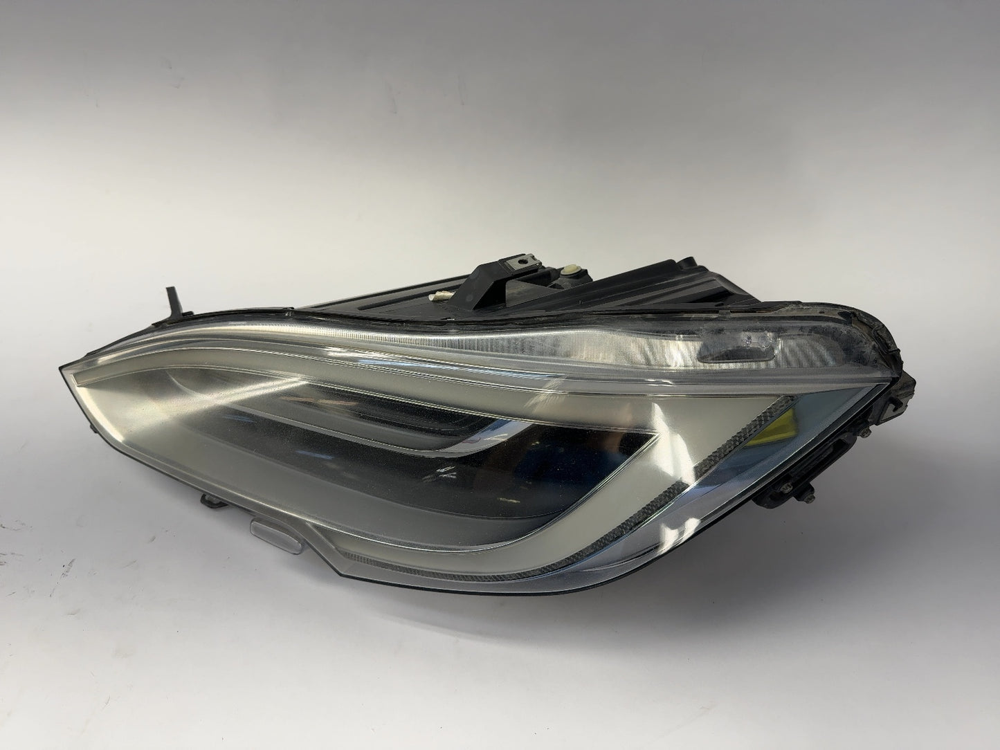 2019 Tesla Model S Left Headlamp 1053570-00-D
